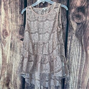 Lace Sleeveless Top in Beige